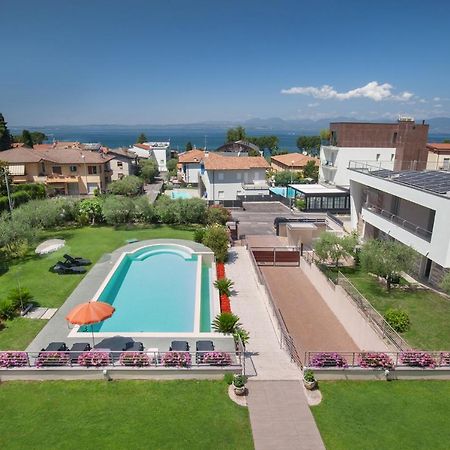Villa Aurora-Holiday Home Apt3 Бардолино Экстерьер фото