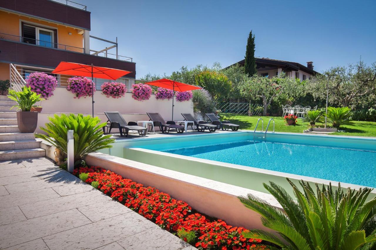 Villa Aurora-Holiday Home Apt3 Бардолино Экстерьер фото
