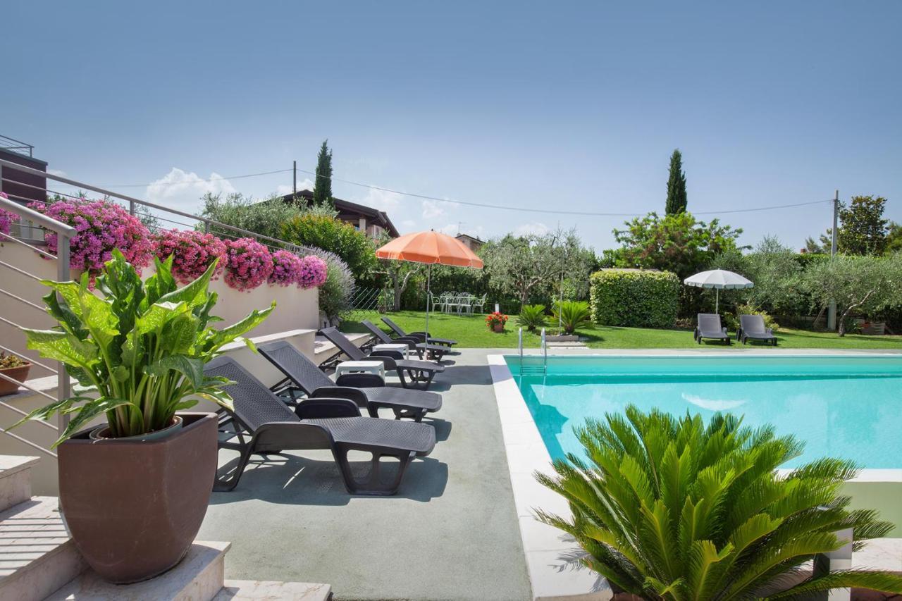 Villa Aurora-Holiday Home Apt3 Бардолино Экстерьер фото