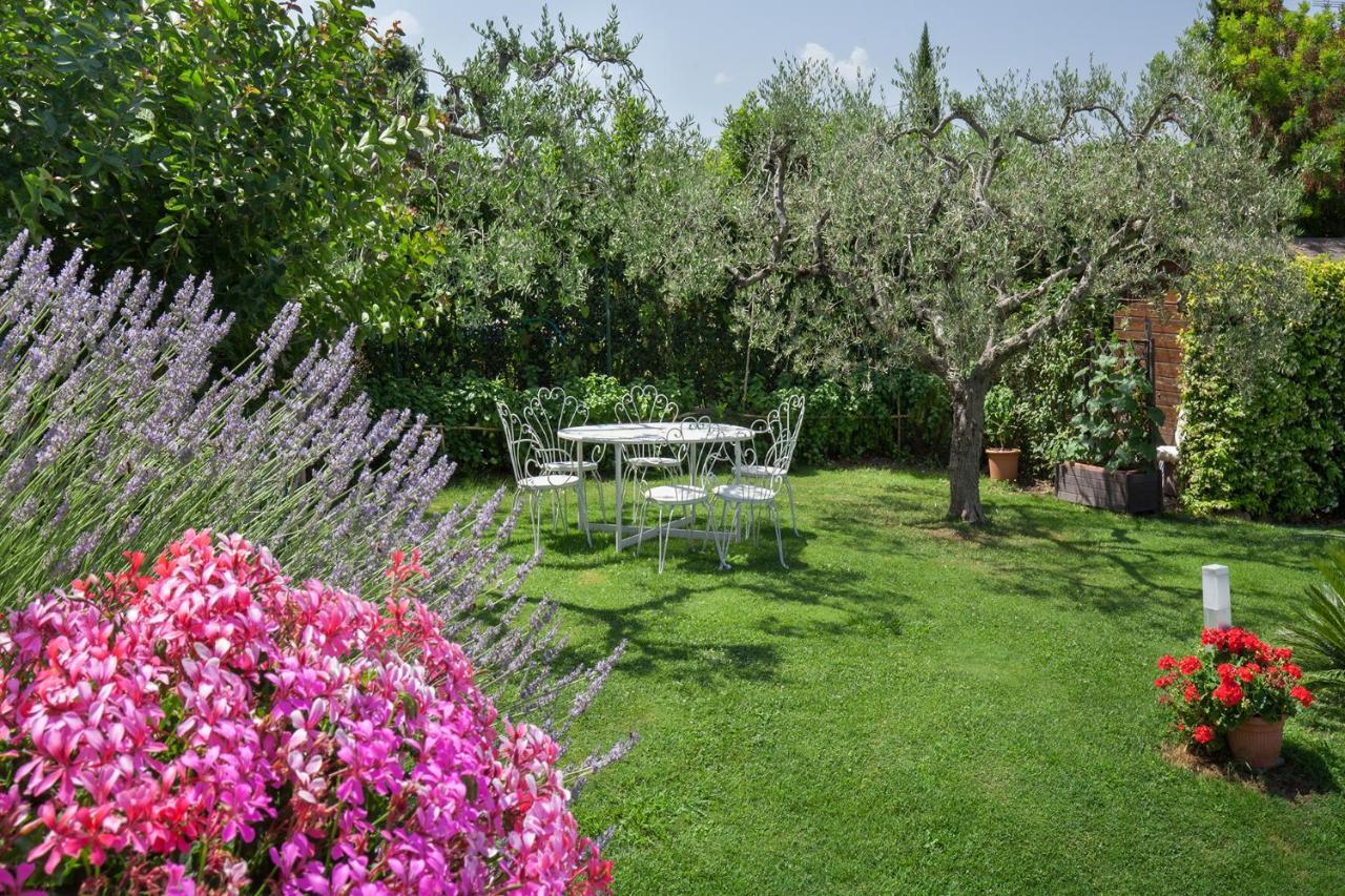 Villa Aurora-Holiday Home Apt3 Бардолино Экстерьер фото